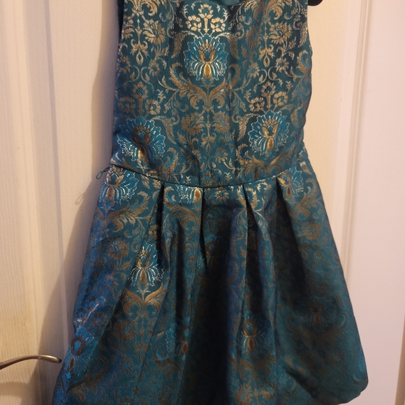 Children's place size 6 color green and gold - Picture 2 of 9